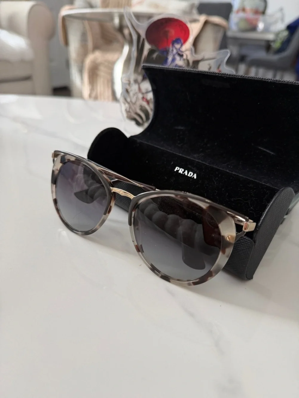 Authentic Prada Tortoiseshell Round Sunglasses Gold Accent Frame - Picture 3 of 15